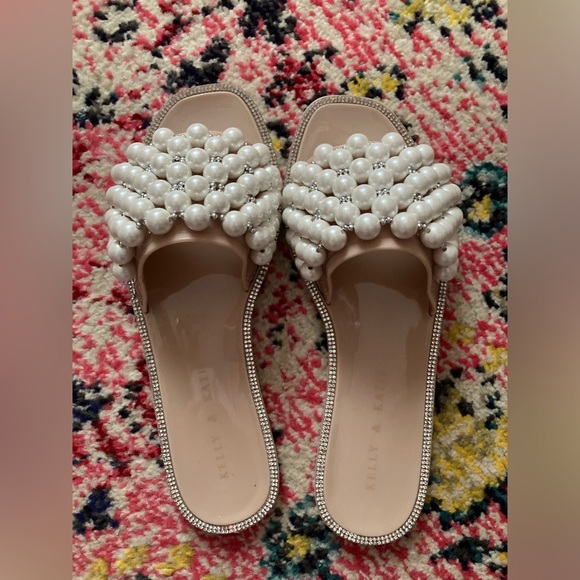Kelly & Katie Pearl Cluster and Rhinestone Slides - SZ 8 - Picture 2 of 5
